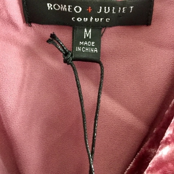 Romeo & Juliet Couture Rose Crushed Velvet Romper Size M NWT - Picture 8 of 10